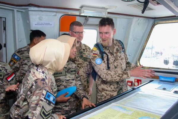 Prajurit Wanita Angkatan Laut Indonesia selain mengawaki peralatan canggih di kapal kombatan serta terlibat dalam kegiatan operasi dan latihan berdasarkan Mandat PBB